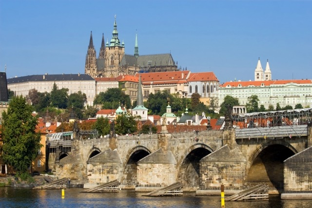 We are a family clinic based in Prague specializing in fertility treatment.